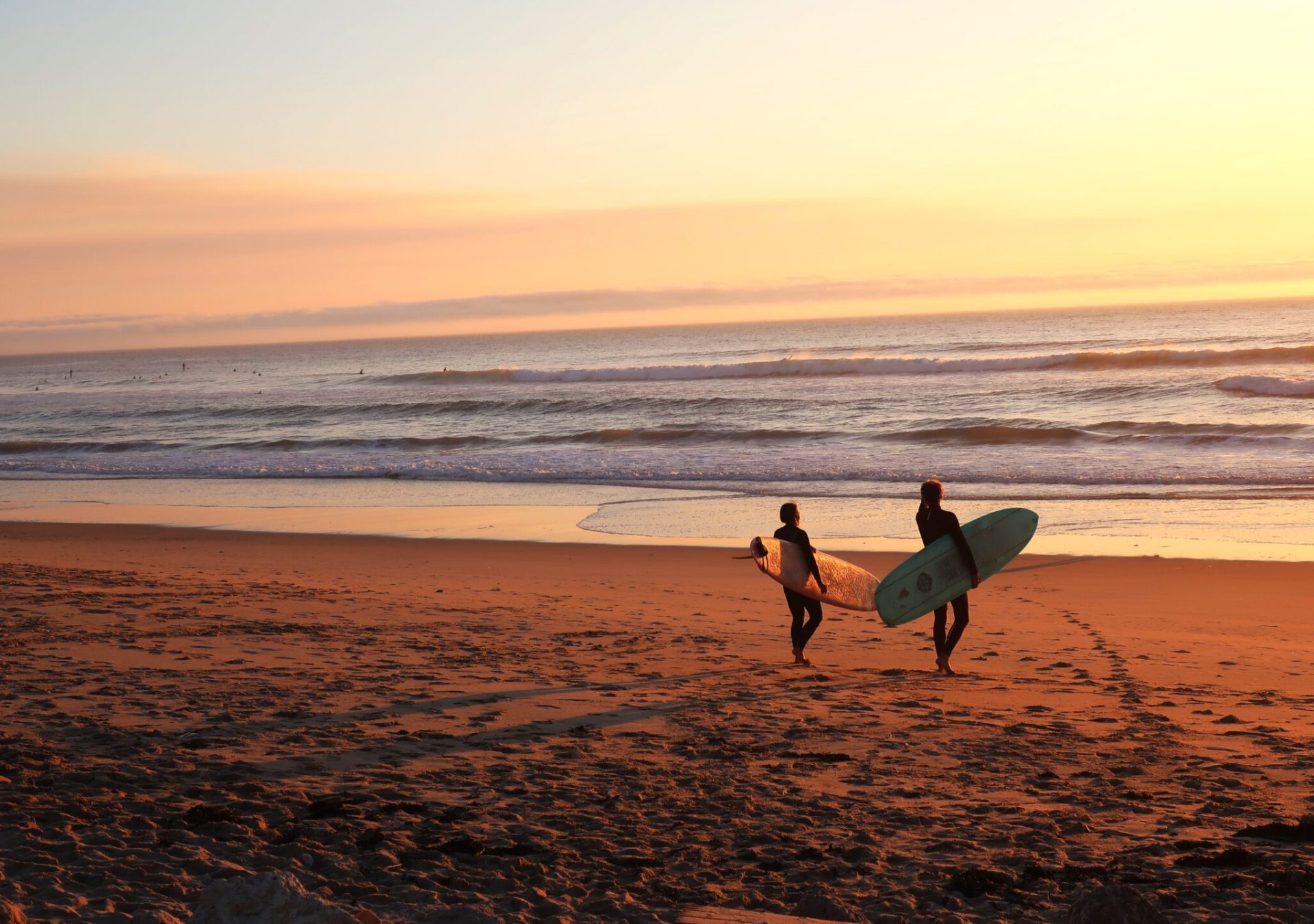 AA_Surfen_Sonne_Meer_unsplash_zundb1