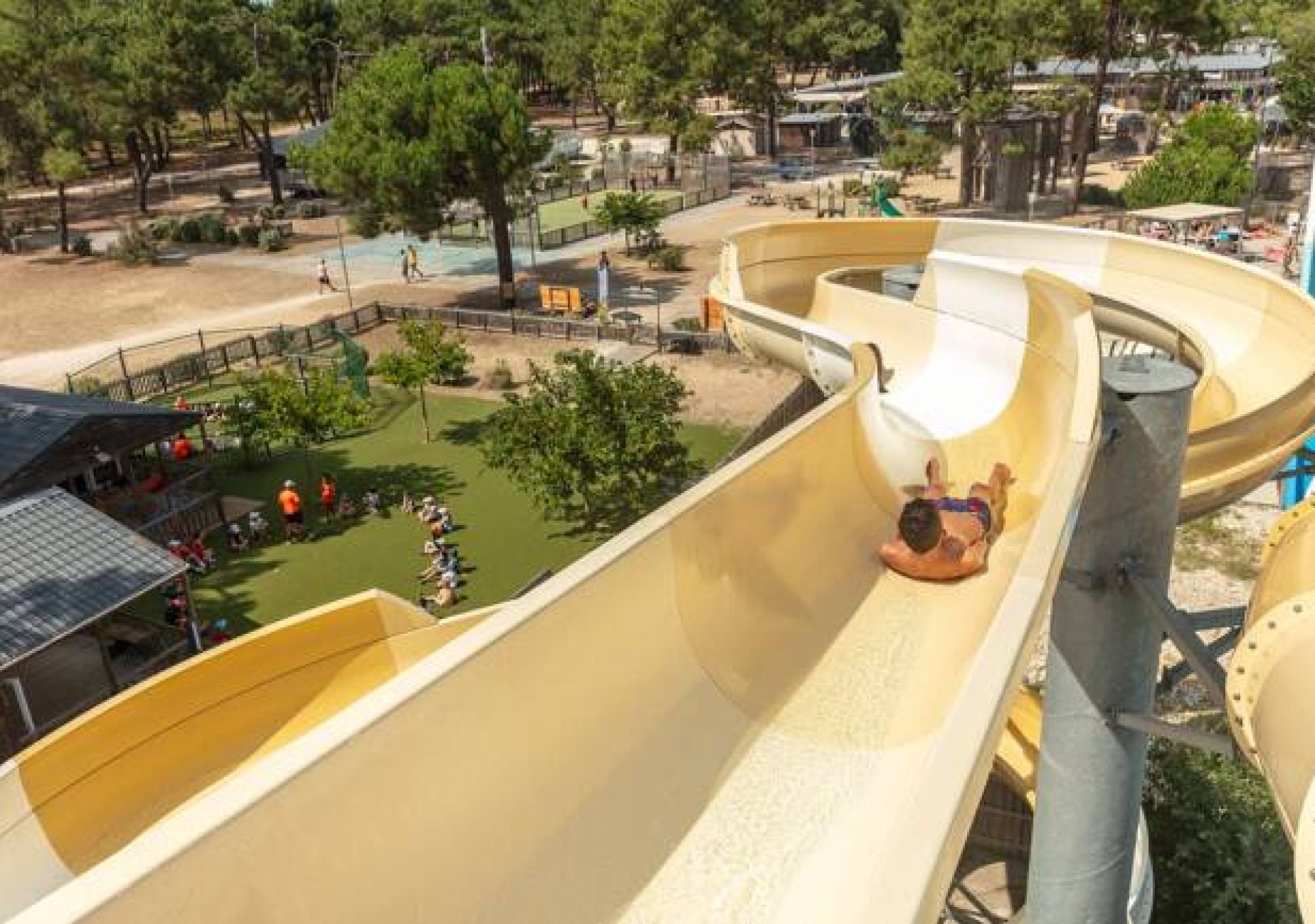 Camping_Montalivet_Wasserrutsche_hyp5hj