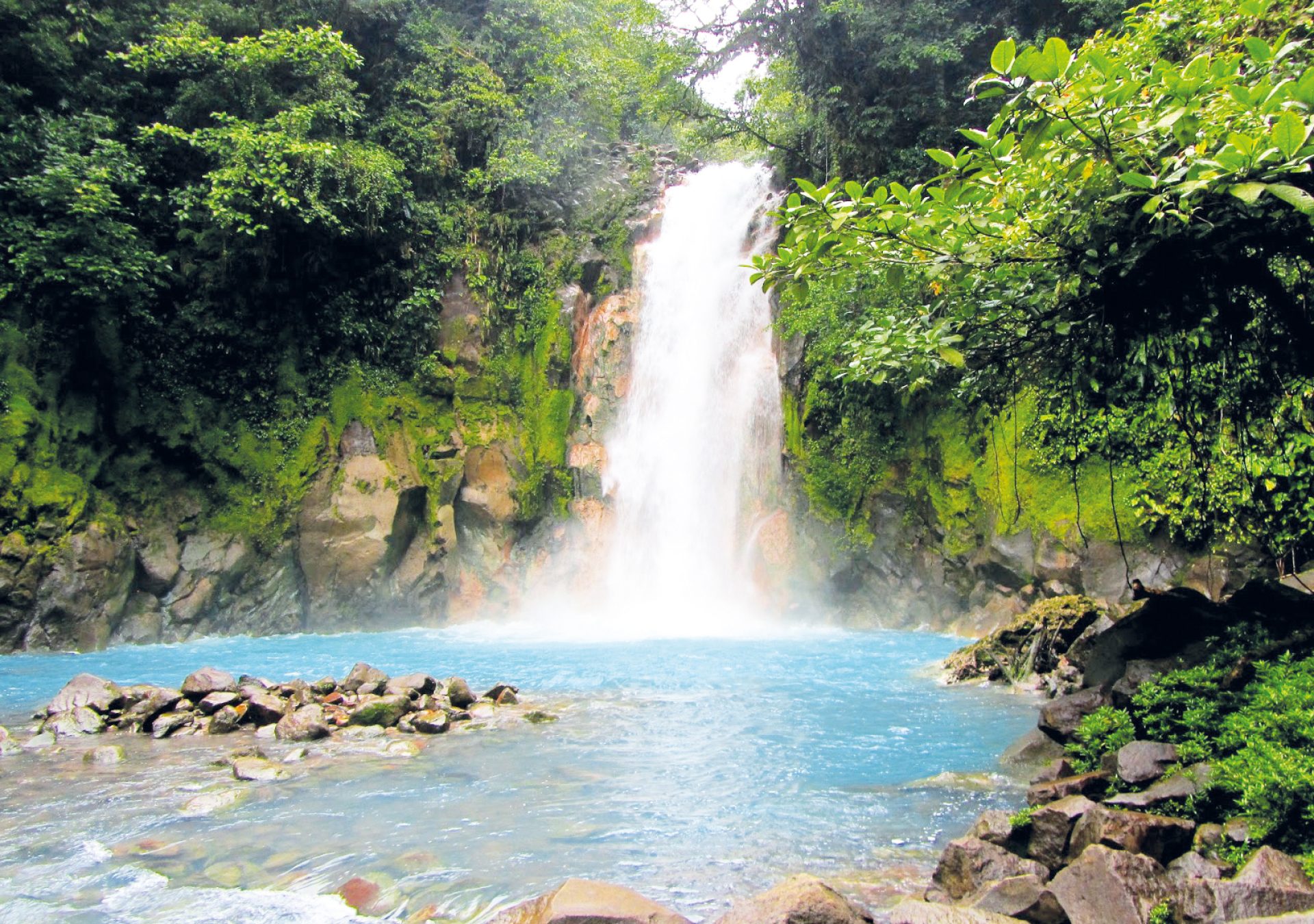 Costa_Rica_Wasserfall_RGB_p9e7uv