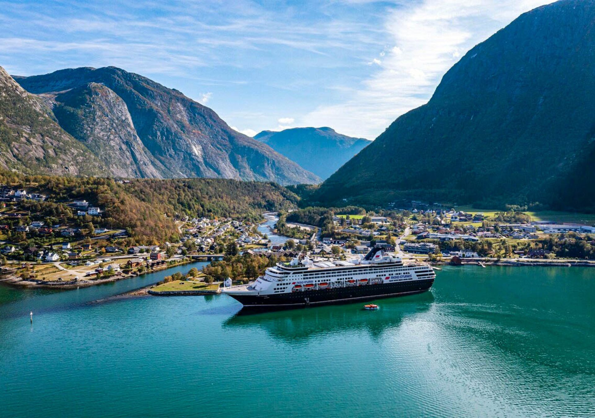 Cruise Travel Image_RS30037_2021-09-13 um 21-33-58Eidfjord 2021-09-13 DJI_08931481-scr