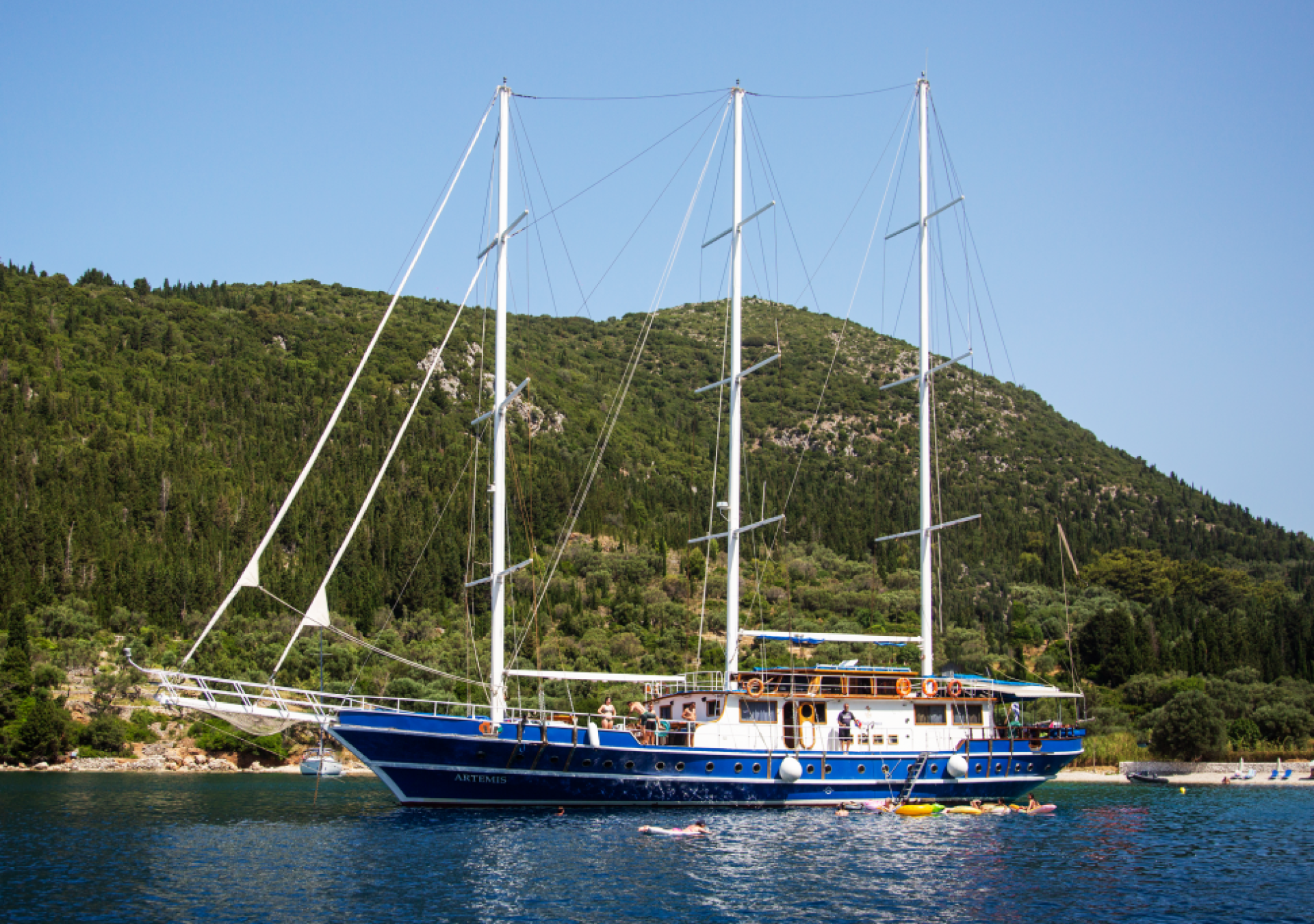 Harmony_Cruise_Yacht_o6iymb