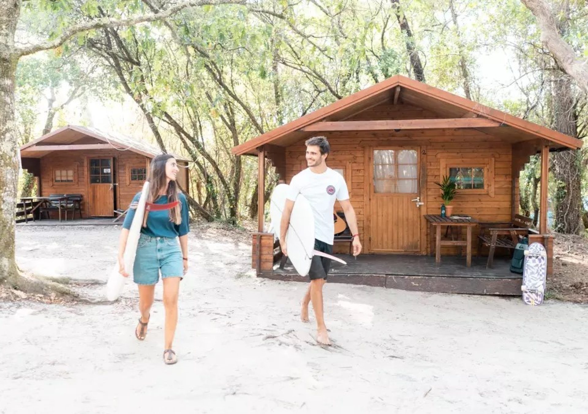Pure_Surfcamp_Moliets_Bungalow_aussen_wrfjuc