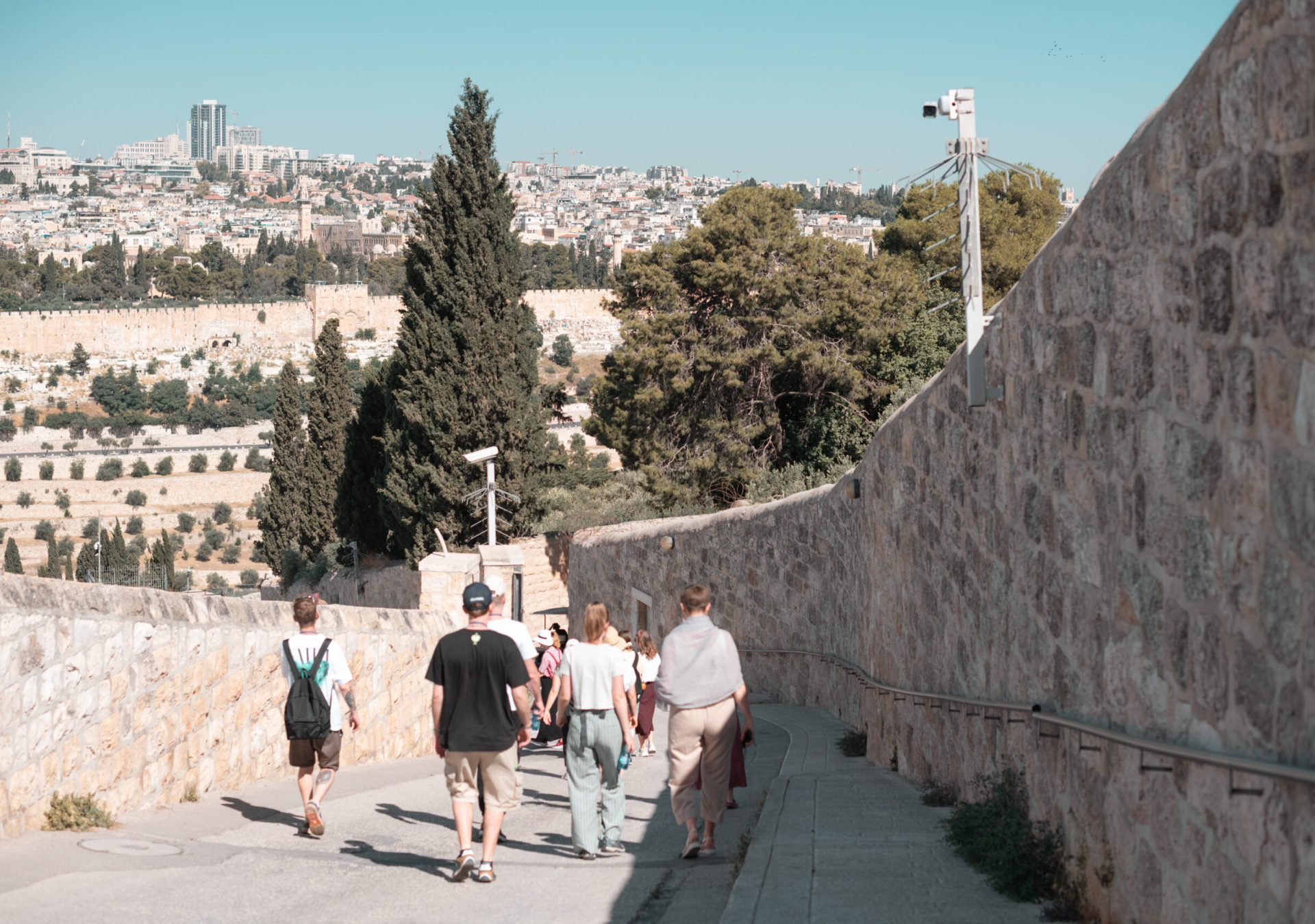 Sicht_auf_Jerusalem_vom_C396lberg_aus_runterwandern_-_Philippe_Hafen_DSC_9699_pq7ejf