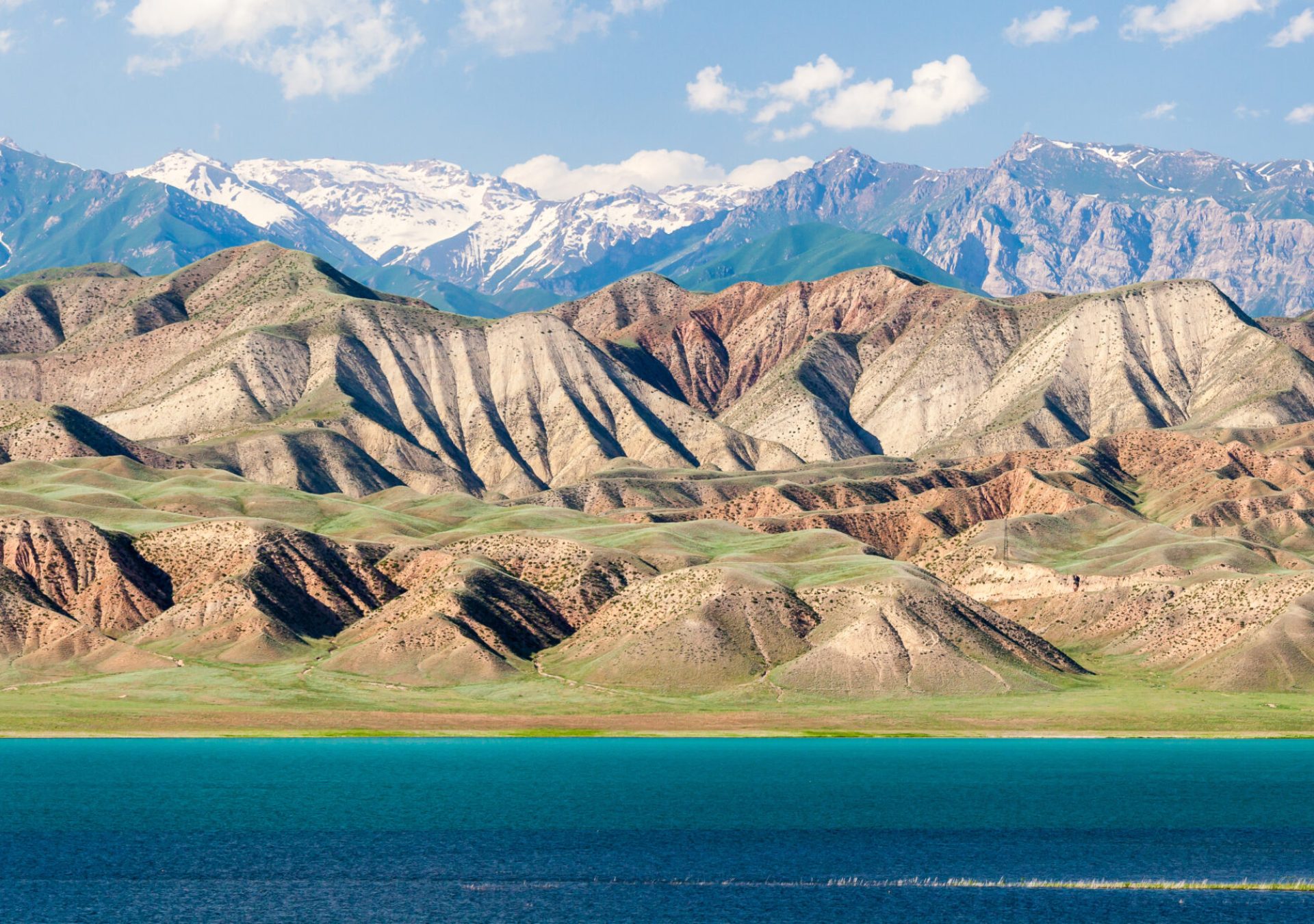 Toktogul-See-Kirgistan_AdobeStock_177967139_hles9s