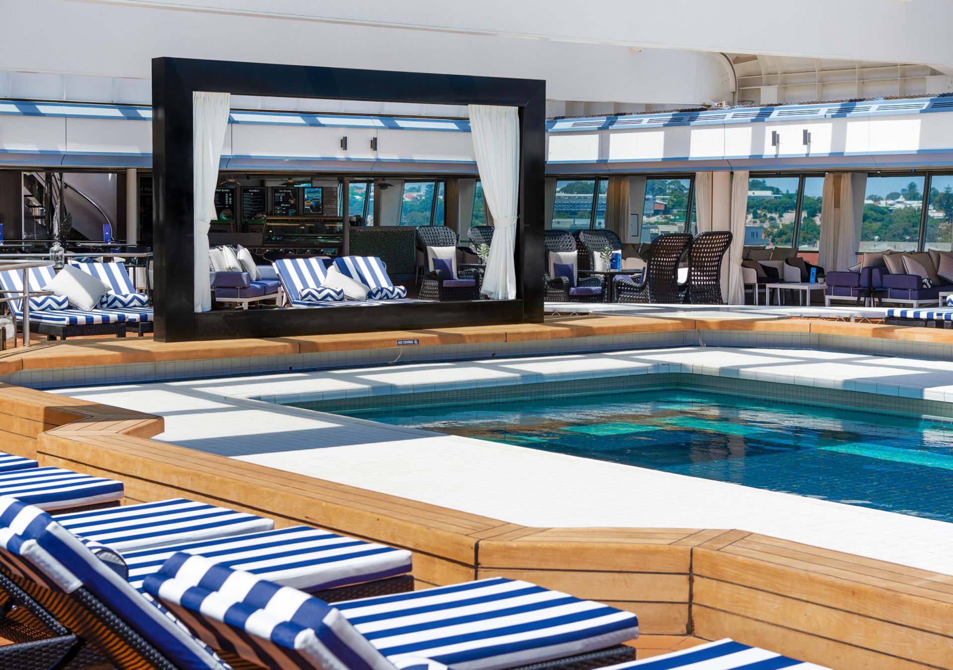 VDG_Lido_Pool_04_zasq4n