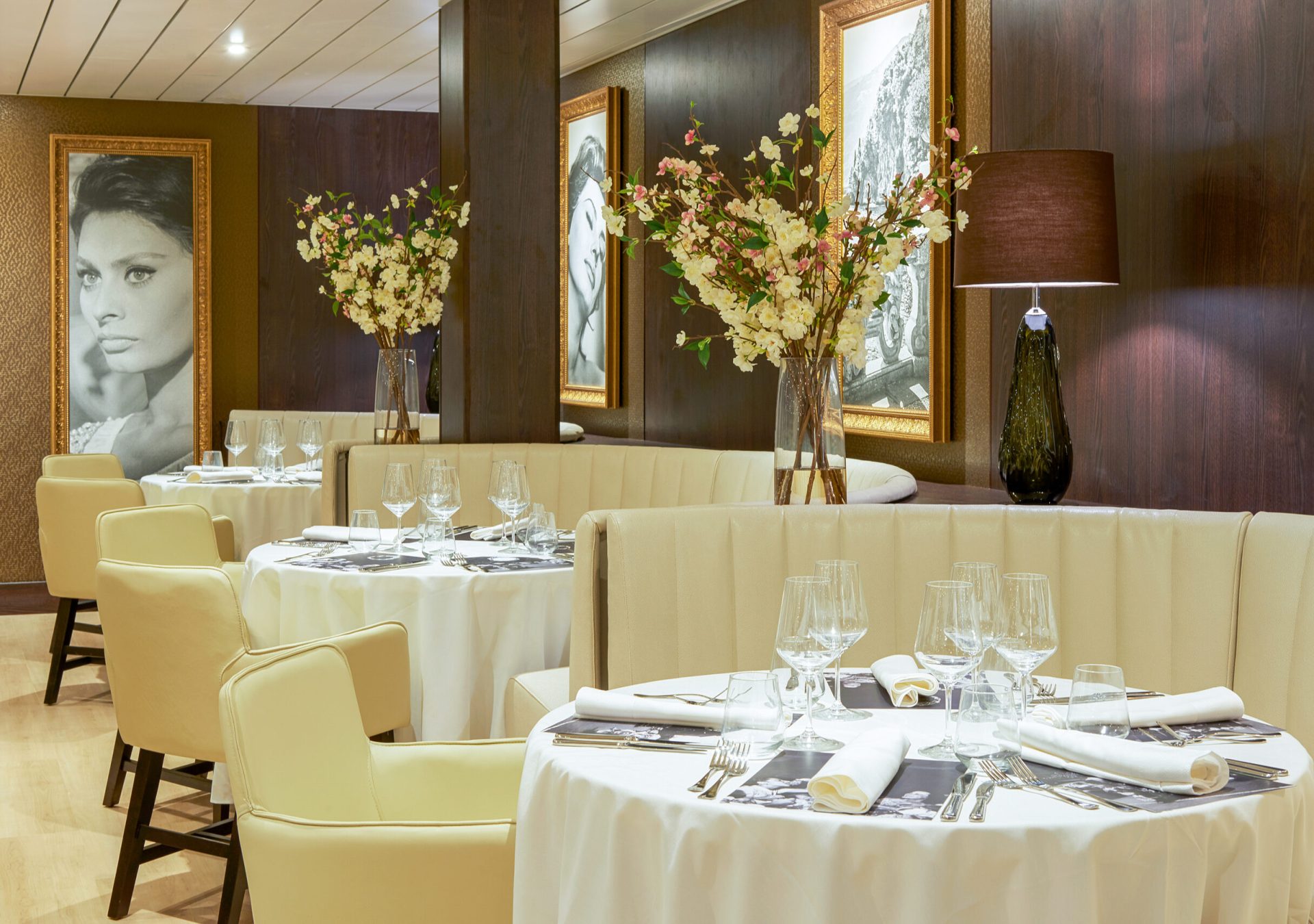 VDG_Waterfront_Mediterranean_02_fs377x