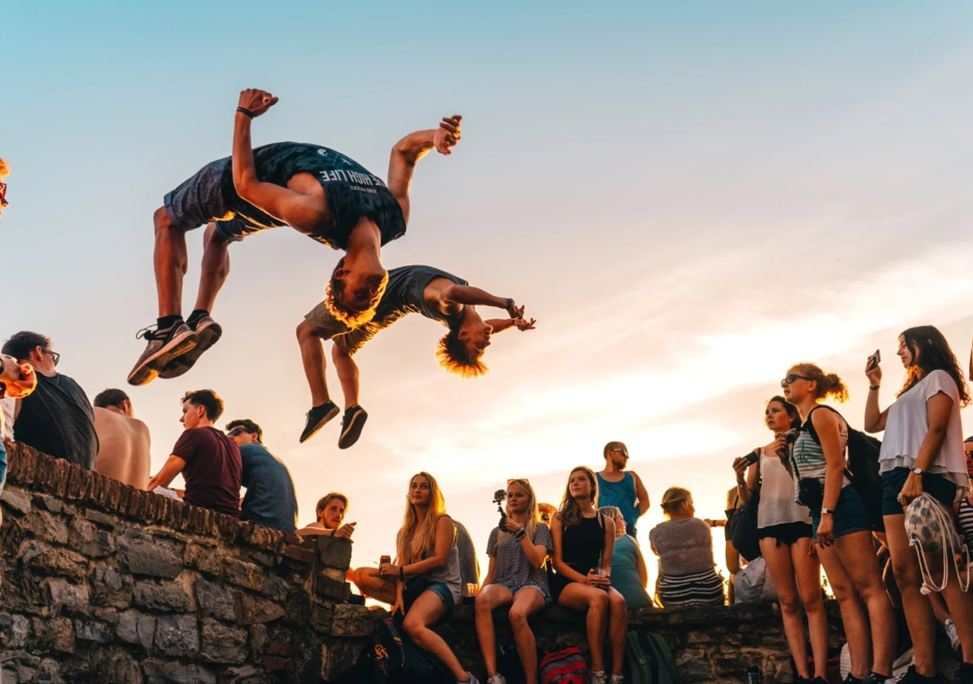 csm_Pure_Puressurfcamps_surfcamp_moliets_sunsets_sonnenuntergang_community_freunde_freundschaft-23_fc0804a80d
