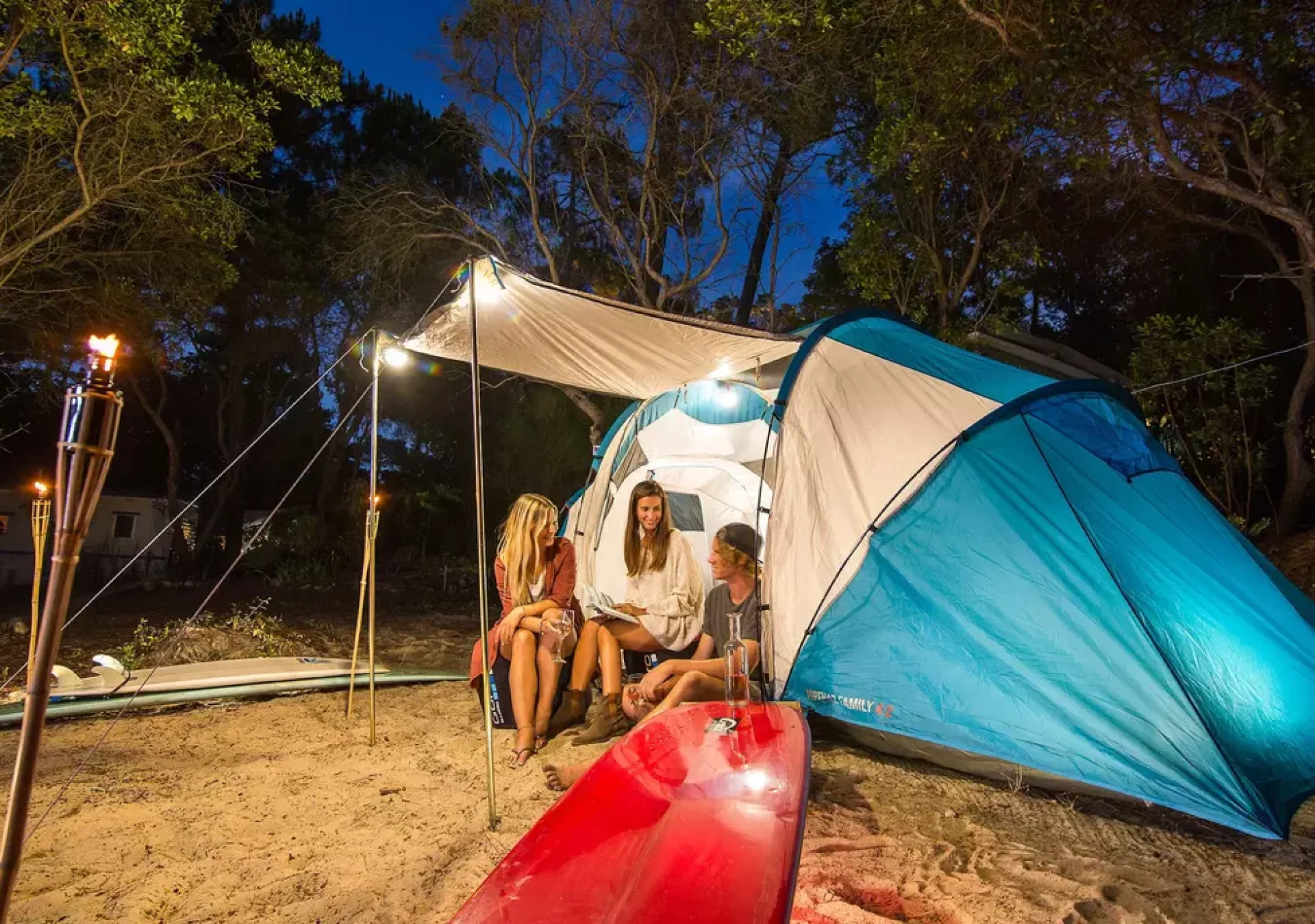 csm_puresurfcamps-surfcamp-moliets-frankreich-freunde-surfurlaub-zelte_f6b133f57e_v3mxas