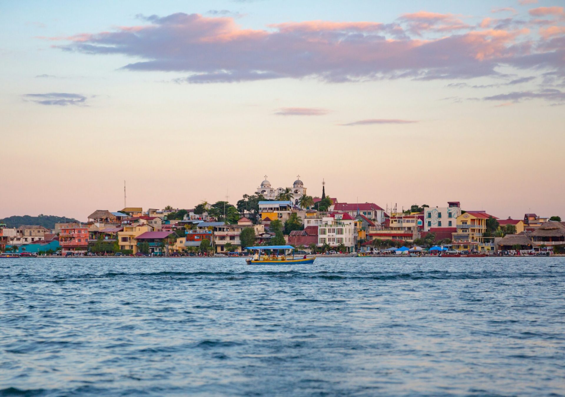 flores-guatemala-michiel-ton-IfWczb2j4wU-unsplash_jsndzz