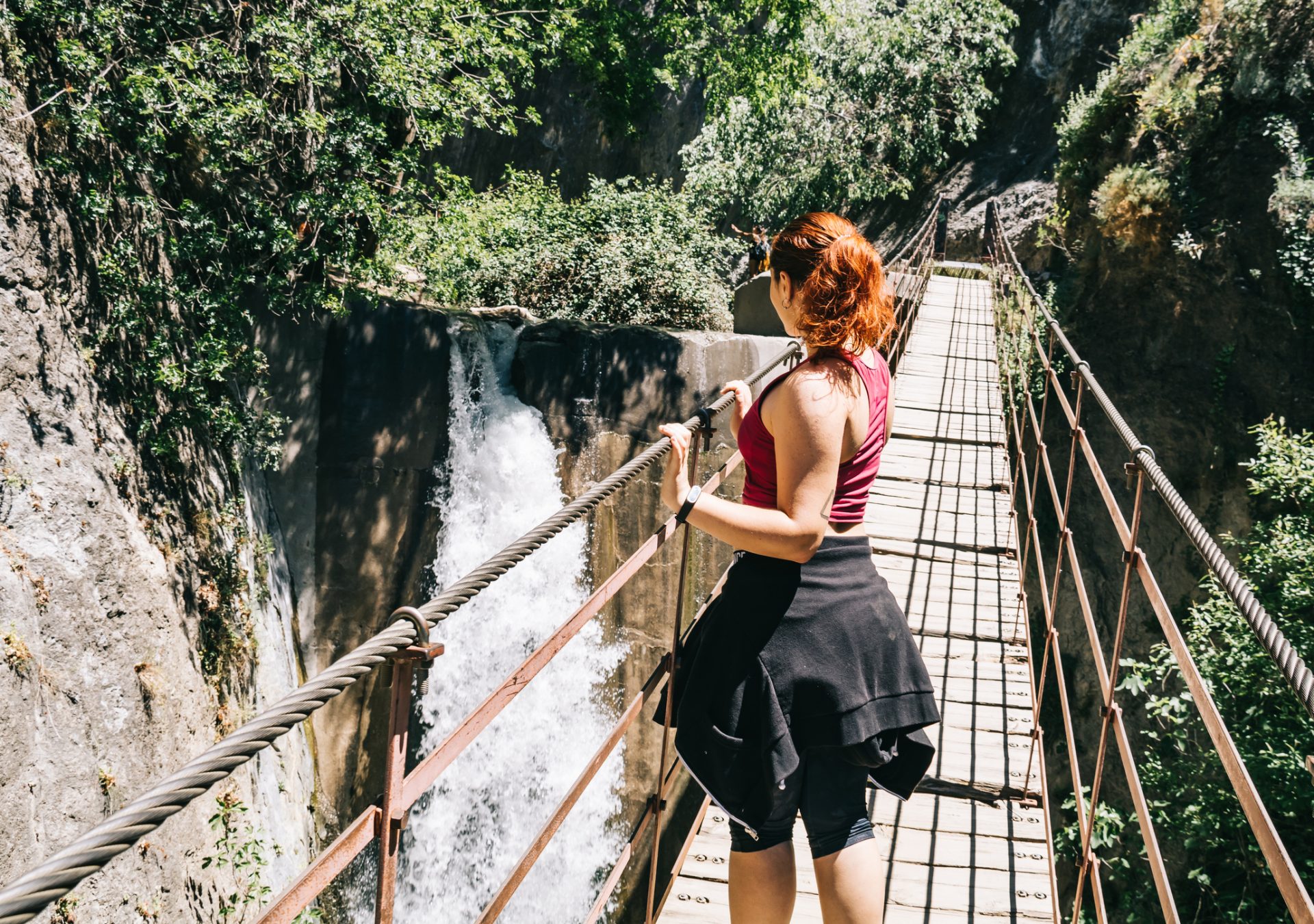 junge-Frau_Sierra_Nevada_Granada_iStock_ckpmwa