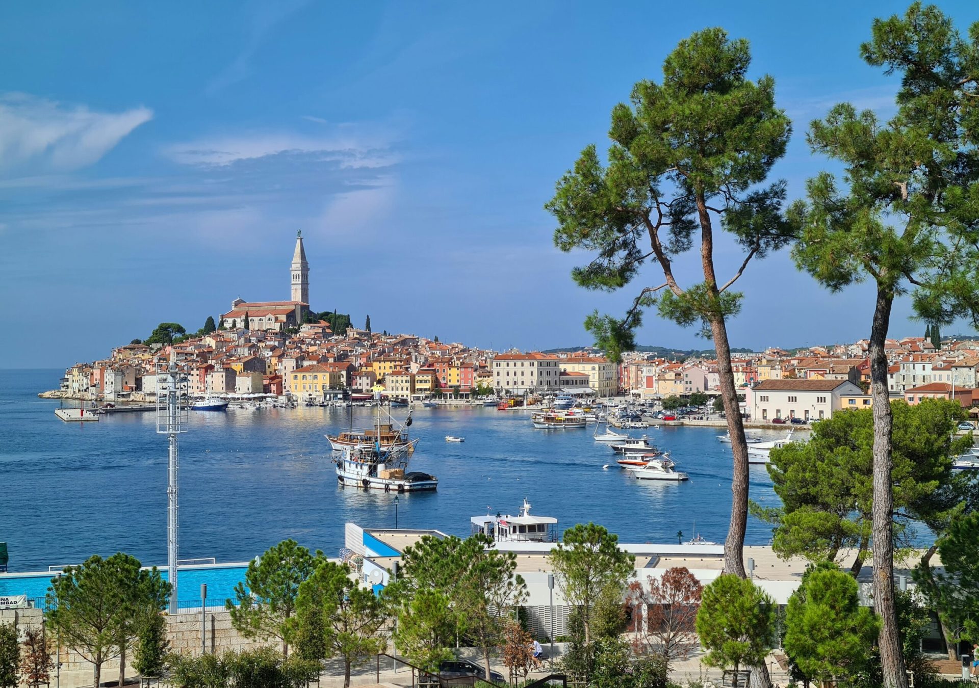 kroatien_rovinj_stadt2_unsplash_n4ektq