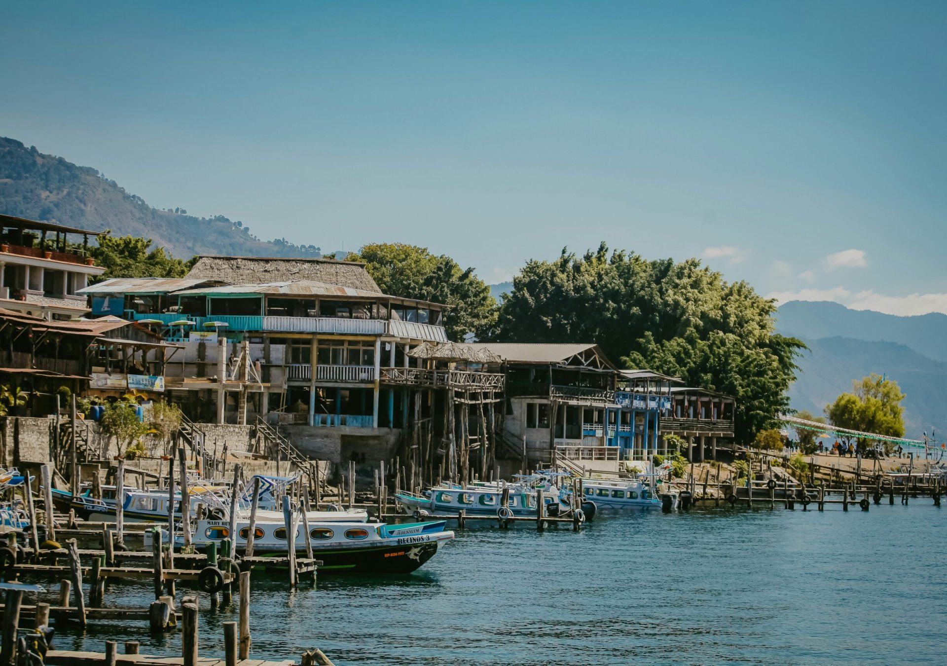 panajachel-guatemala-christopher-gonzalez-DHI0Rp1jxdQ-unsplash_uu2r9k
