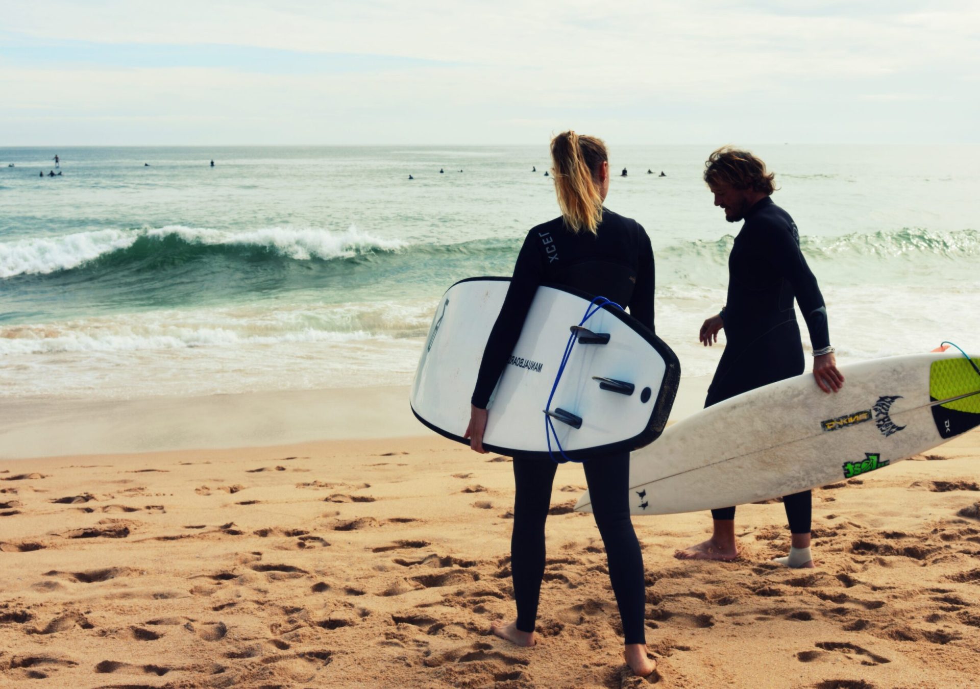 pexels-photo-1053536-surfer_xjpdj5