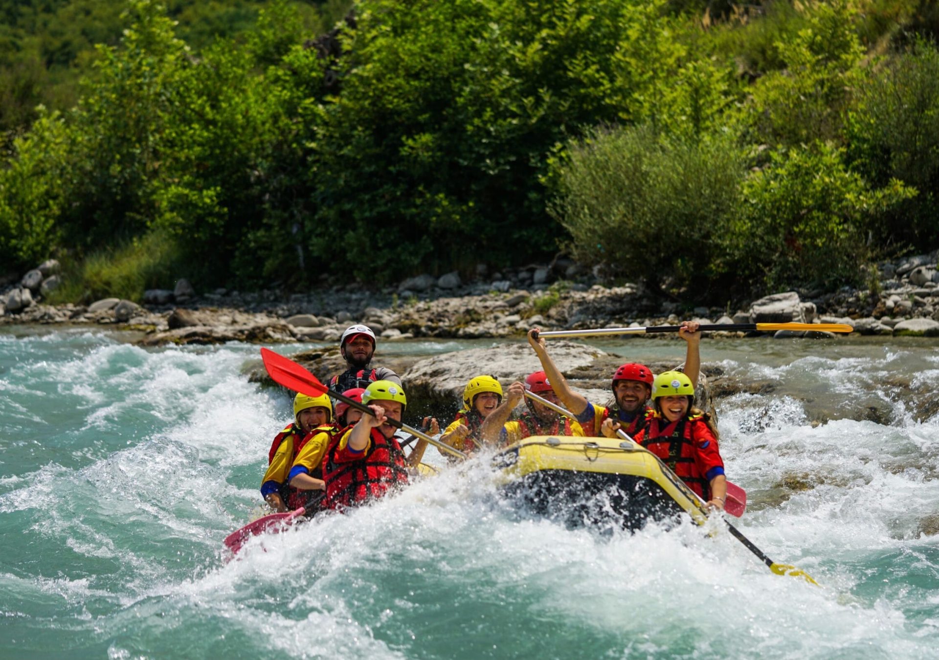 river_rafting-unsplash_a3shzd